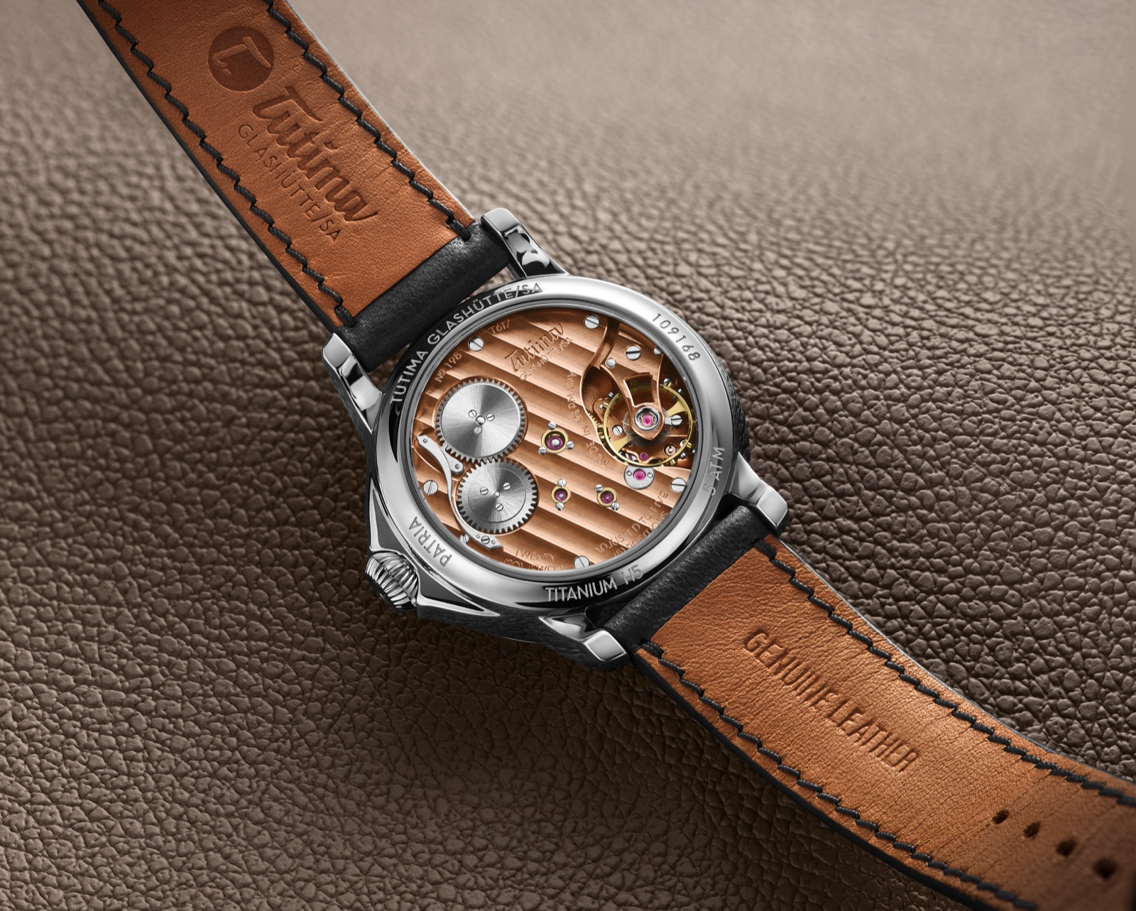 Patria — exhibition caseback with Cal. 617